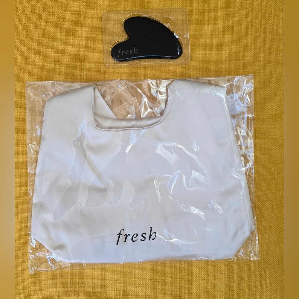 fresh Black and White Skincare Tool Set